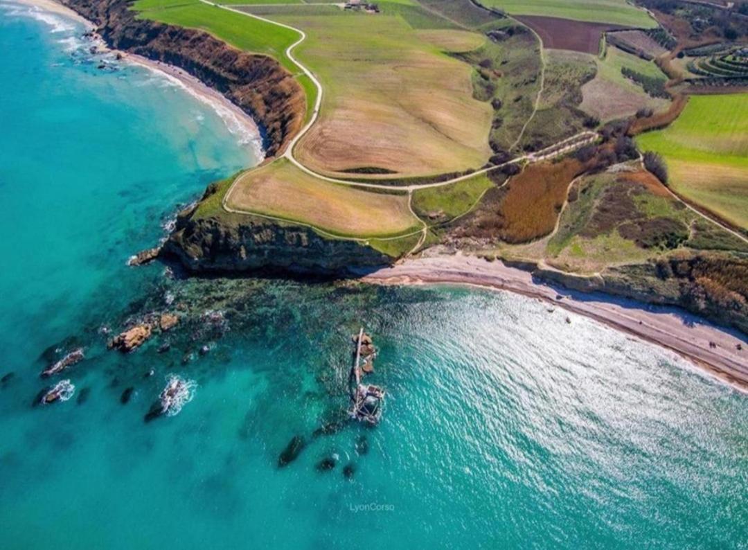 Oltre Confine Fronte Mare Villa Marina Di Montenero Eksteriør bilde
